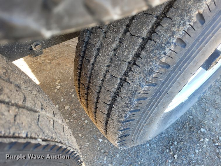 image for item FC9200 2013 J&M 375ST  seed tender trailer