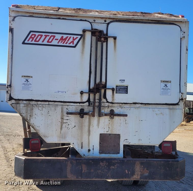 image for item FC9201 2001 Sterling Acterra  feed mixer truck