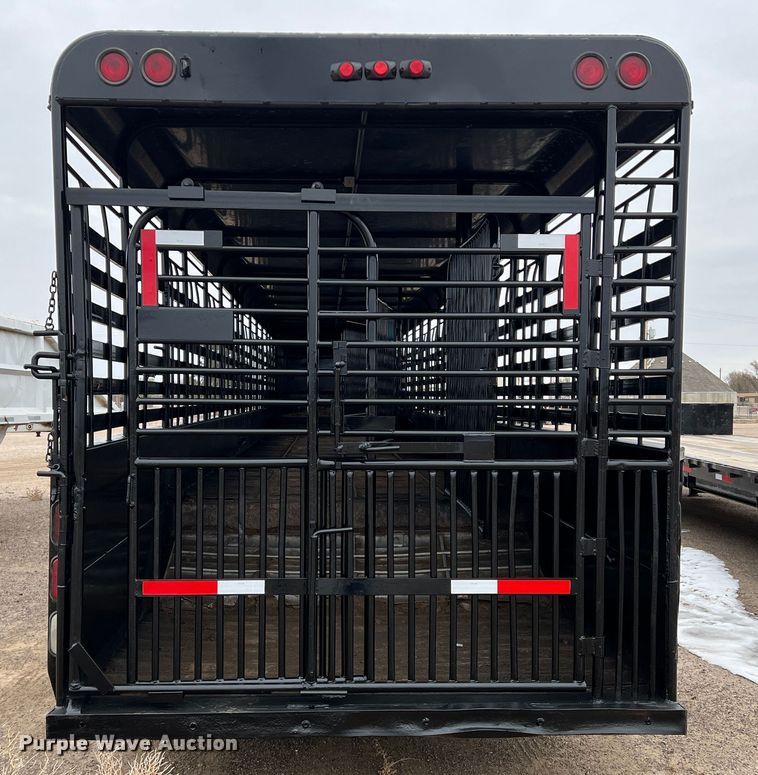 image for item GP9598 2006 Gooseneck  livestock trailer