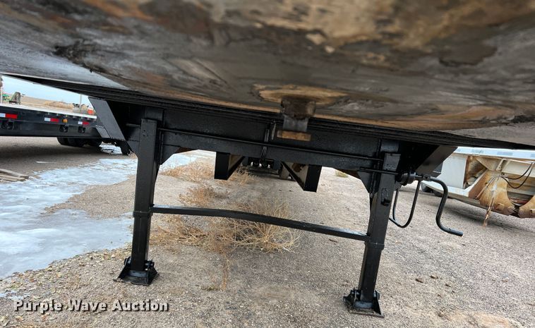 image for item GP9598 2006 Gooseneck  livestock trailer