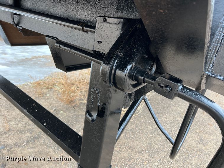 image for item GP9598 2006 Gooseneck  livestock trailer