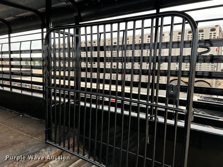 image for item GP9598 2006 Gooseneck  livestock trailer