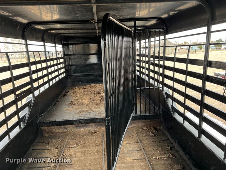 image for item GP9598 2006 Gooseneck  livestock trailer