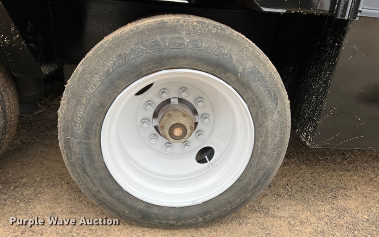 image for item GP9598 2006 Gooseneck  livestock trailer