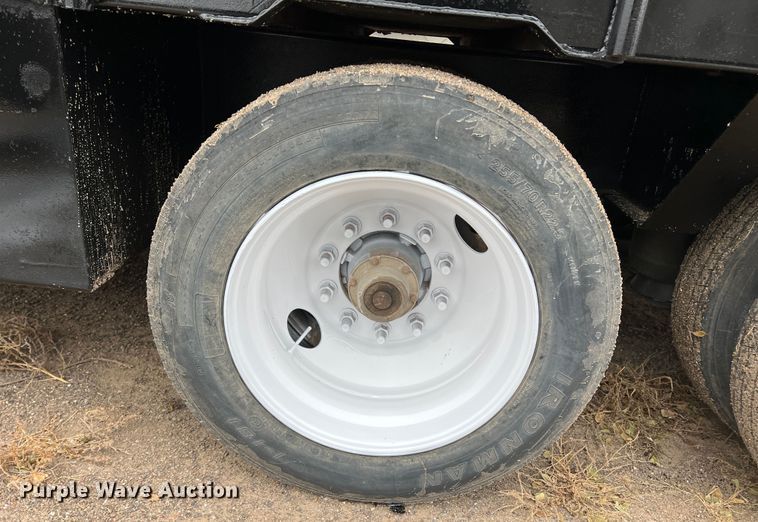 image for item GP9598 2006 Gooseneck  livestock trailer