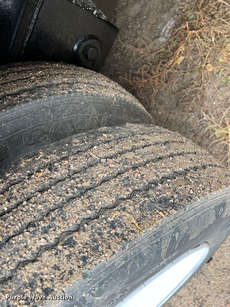 image for item GP9598 2006 Gooseneck  livestock trailer