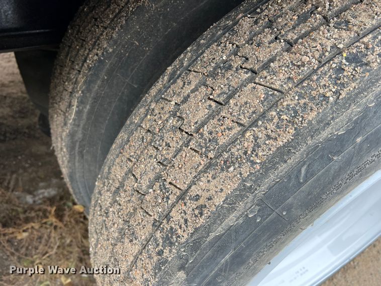 image for item GP9598 2006 Gooseneck  livestock trailer