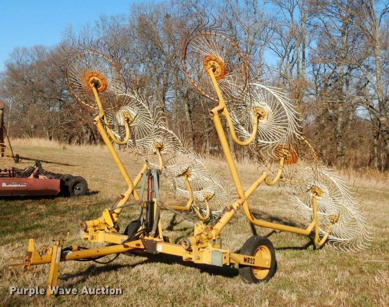 image for item HG9253 Vermeer WR22  hay rake