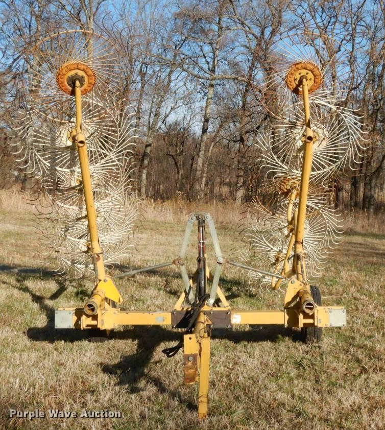 image for item HG9253 Vermeer WR22  hay rake