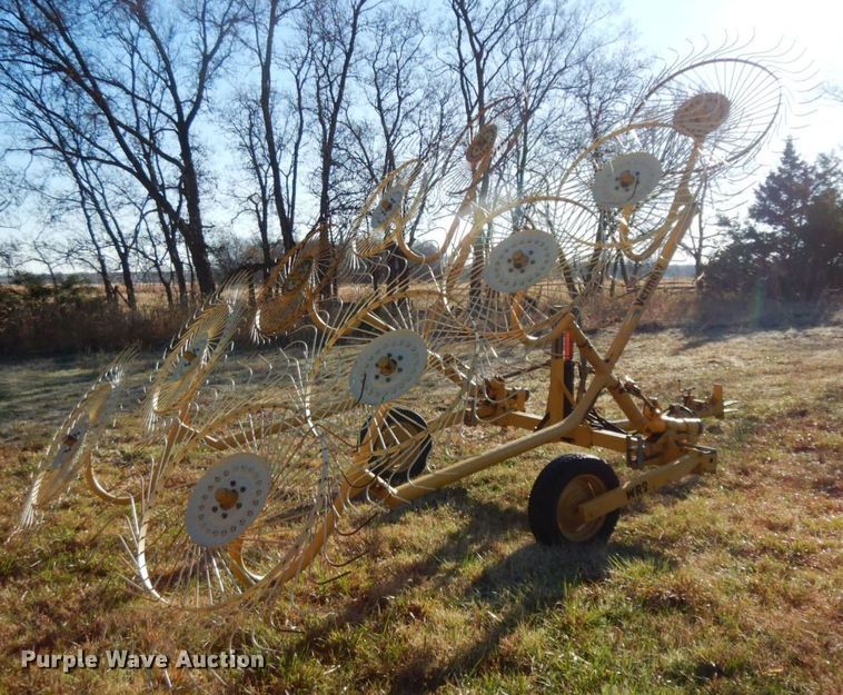 image for item HG9253 Vermeer WR22  hay rake