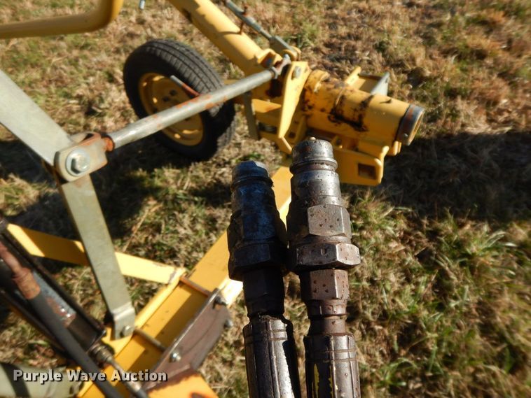 image for item HG9253 Vermeer WR22  hay rake