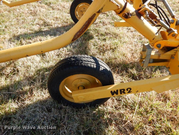 image for item HG9253 Vermeer WR22  hay rake