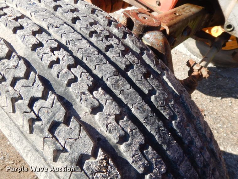 image for item HG9270 1979 Massey Ferguson 255  tractor