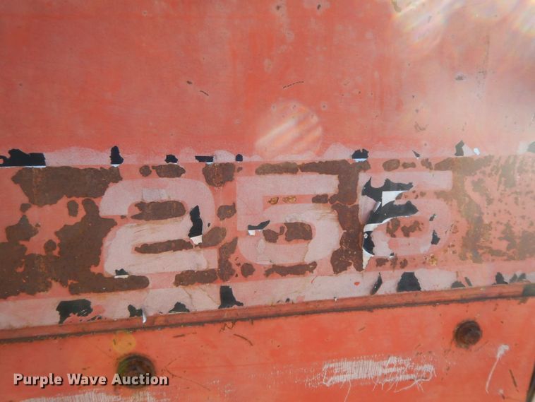 image for item HG9270 1979 Massey Ferguson 255  tractor