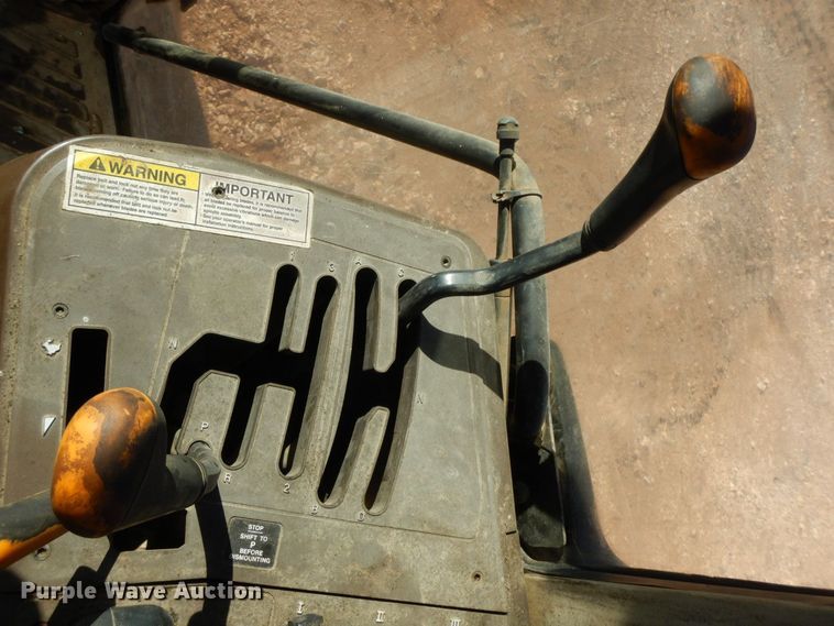 image for item HG9307 2002 John Deere 6405  tractor