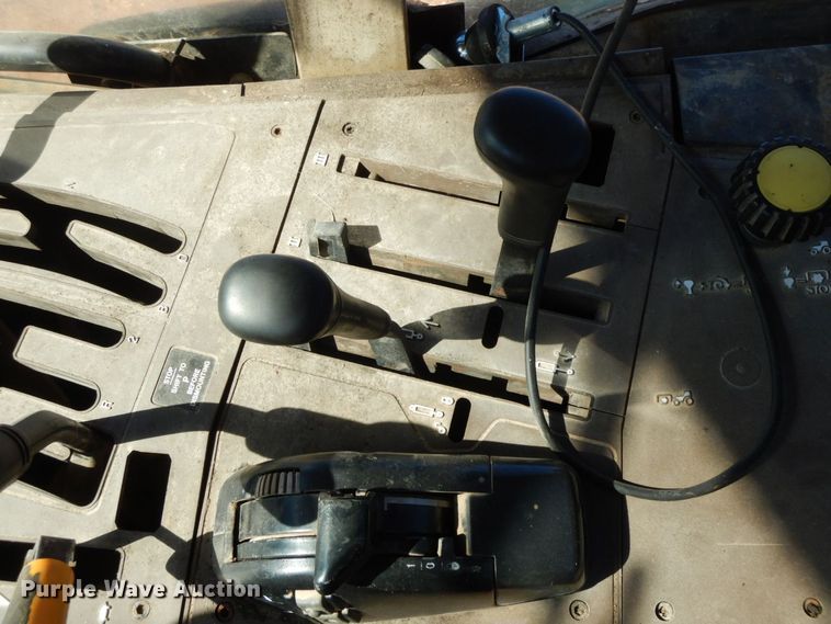 image for item HG9307 2002 John Deere 6405  tractor