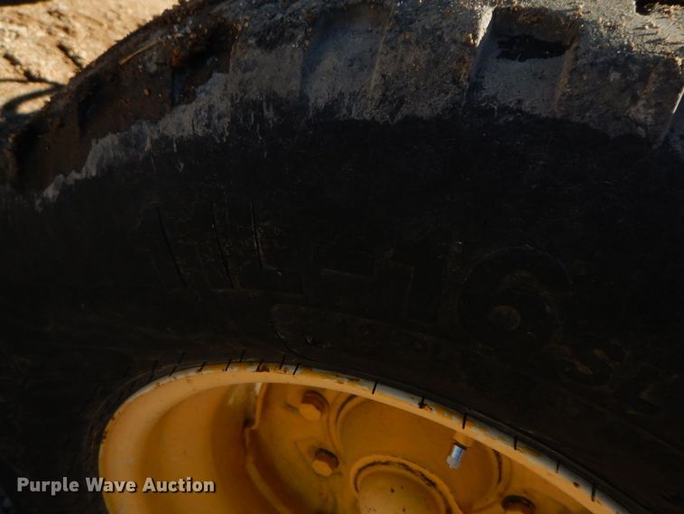 image for item HG9307 2002 John Deere 6405  tractor