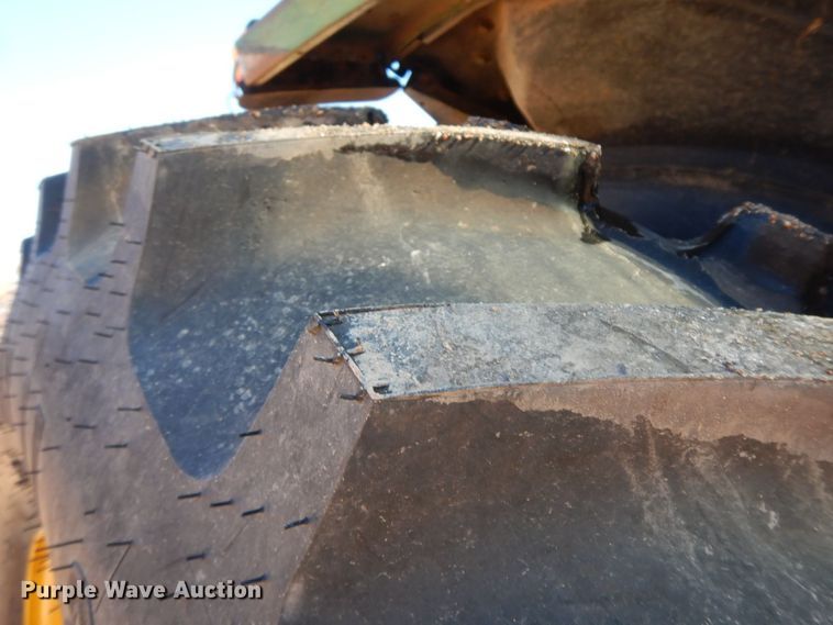 image for item HG9307 2002 John Deere 6405  tractor