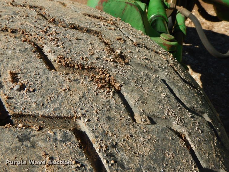 image for item HG9307 2002 John Deere 6405  tractor