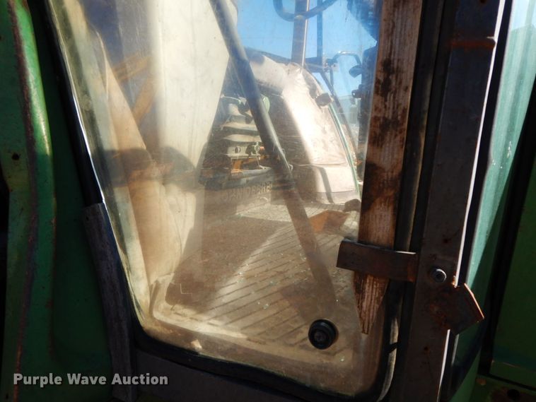 image for item HG9307 2002 John Deere 6405  tractor