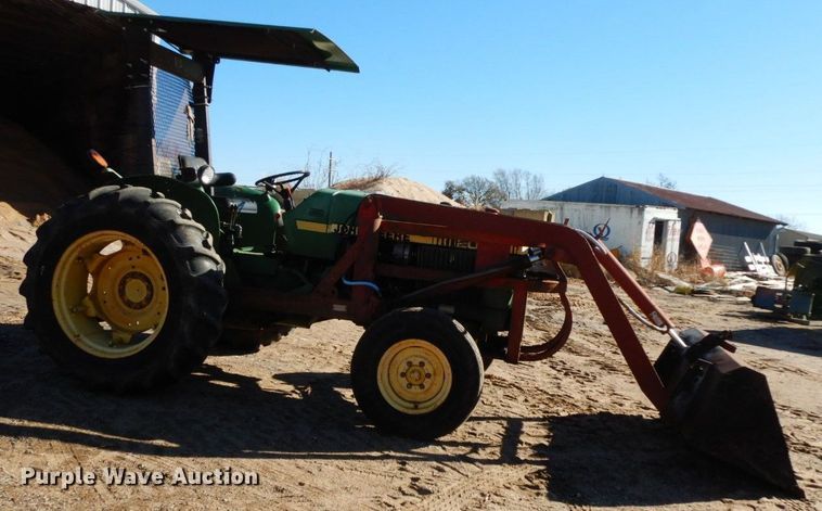 image for item HG9308 1981 John Deere 2040  tractor