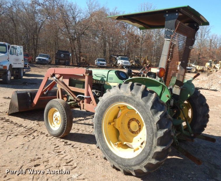 image for item HG9308 1981 John Deere 2040  tractor