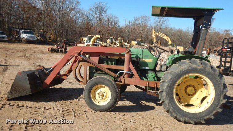 image for item HG9308 1981 John Deere 2040  tractor