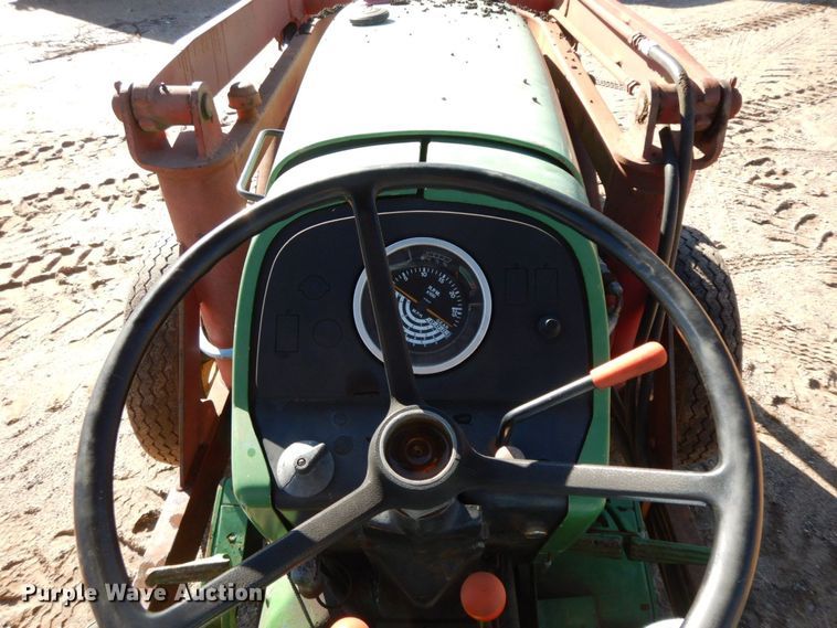 image for item HG9308 1981 John Deere 2040  tractor