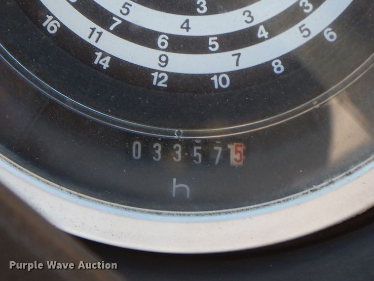 image for item HG9308 1981 John Deere 2040  tractor