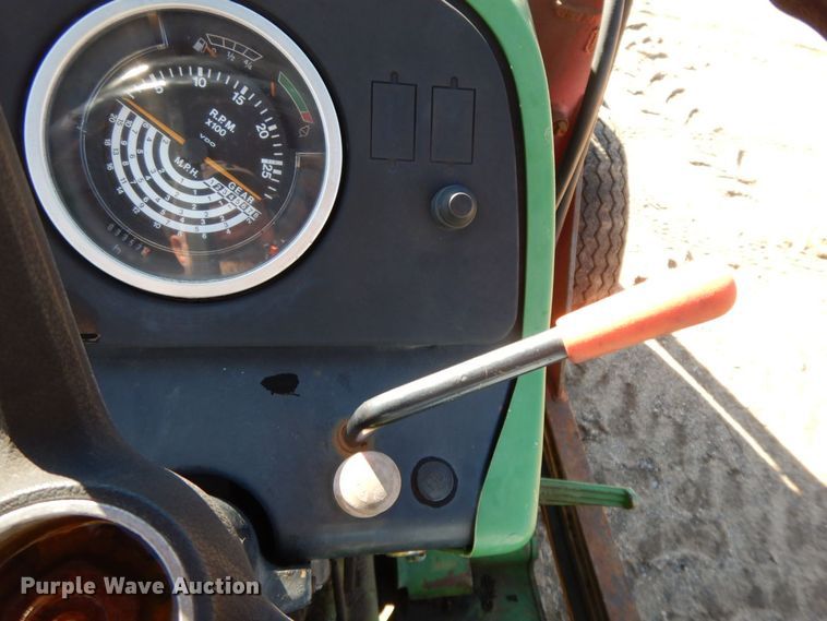 image for item HG9308 1981 John Deere 2040  tractor