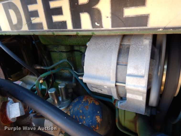 image for item HG9308 1981 John Deere 2040  tractor