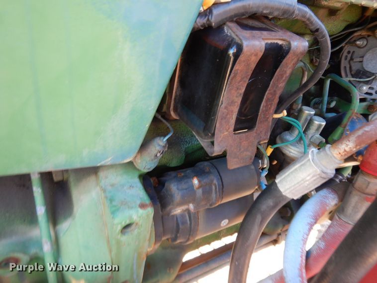 image for item HG9308 1981 John Deere 2040  tractor