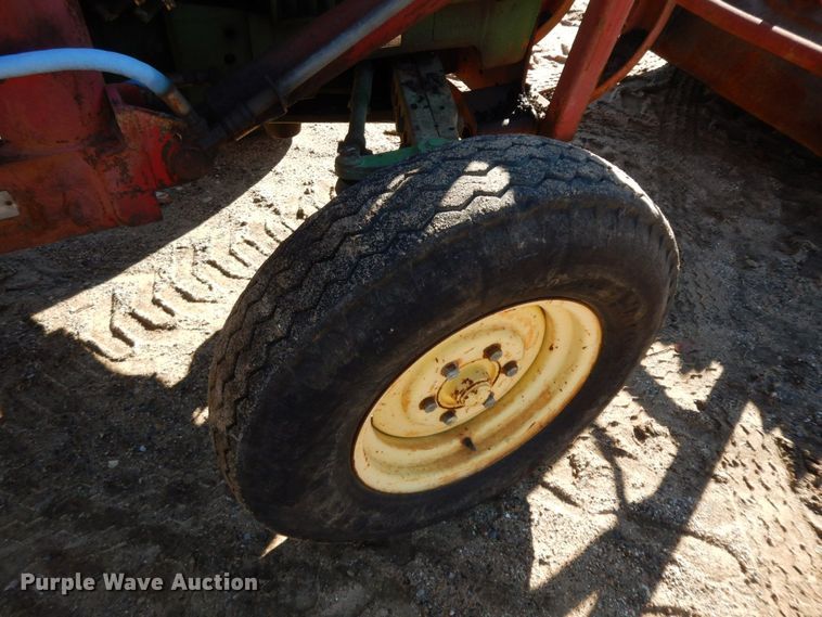 image for item HG9308 1981 John Deere 2040  tractor