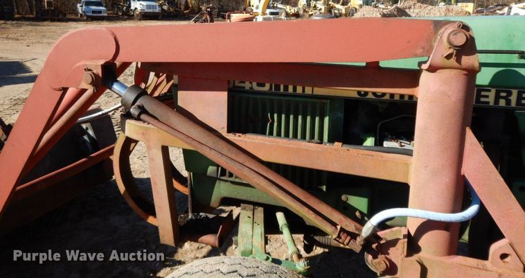 image for item HG9308 1981 John Deere 2040  tractor