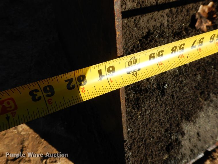 image for item HG9308 1981 John Deere 2040  tractor