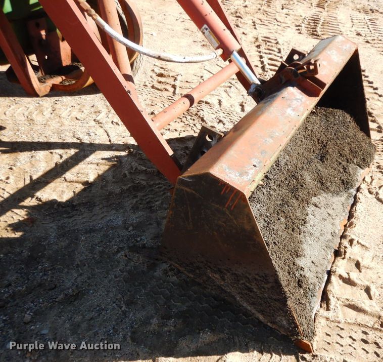 image for item HG9308 1981 John Deere 2040  tractor