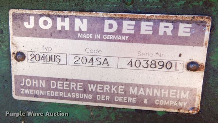 image for item HG9308 1981 John Deere 2040  tractor