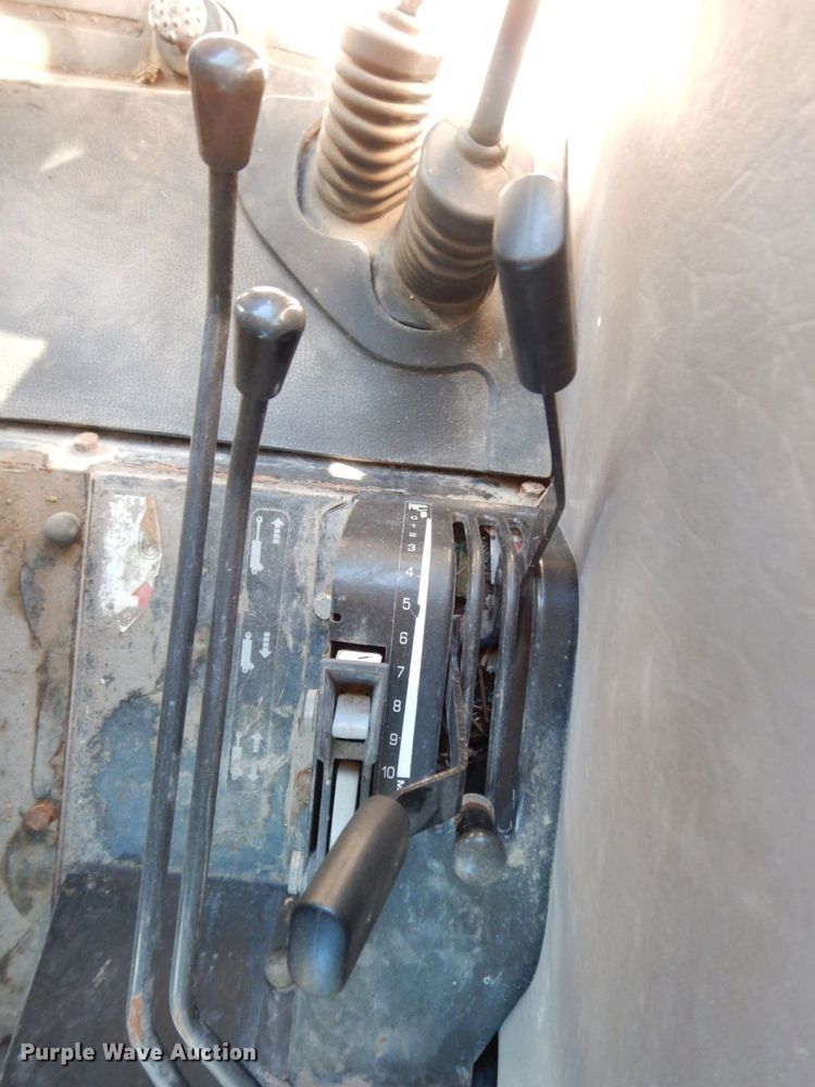 image for item HG9320 2006 Case IH JX95  MFWD tractor