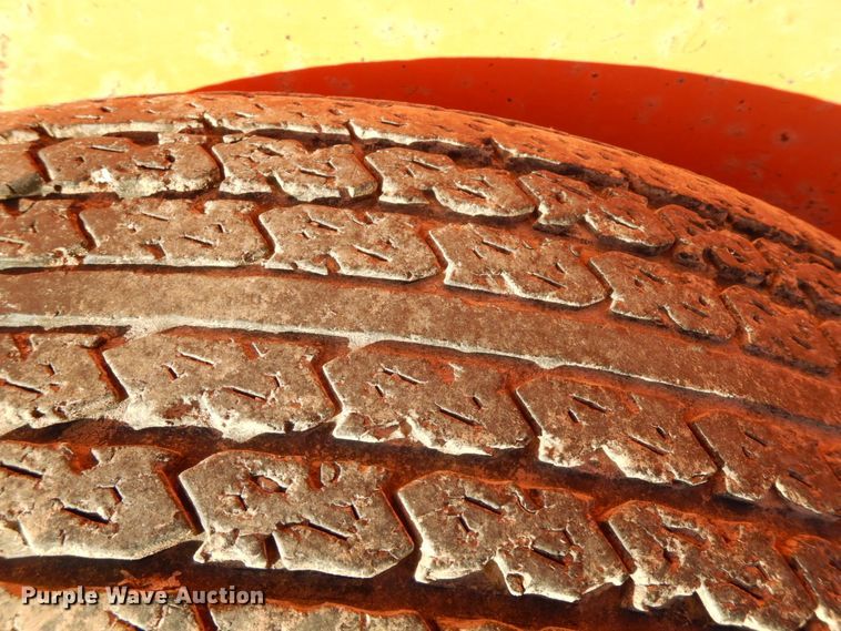 image for item HG9324 Helix 101  feed wagon