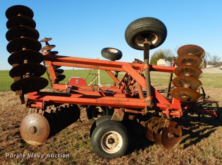 image for item HG9330 International 490  tandem disk