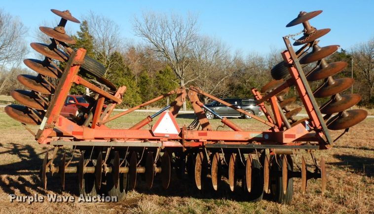 image for item HG9330 International 490  tandem disk