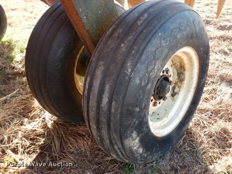 image for item HG9330 International 490  tandem disk