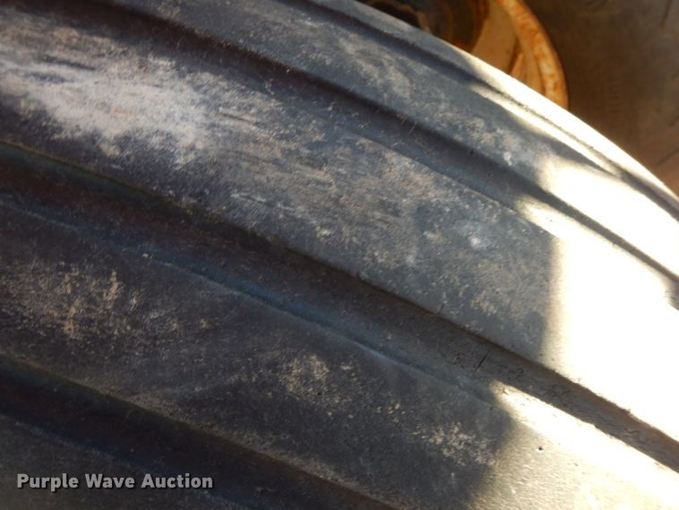 image for item HG9330 International 490  tandem disk