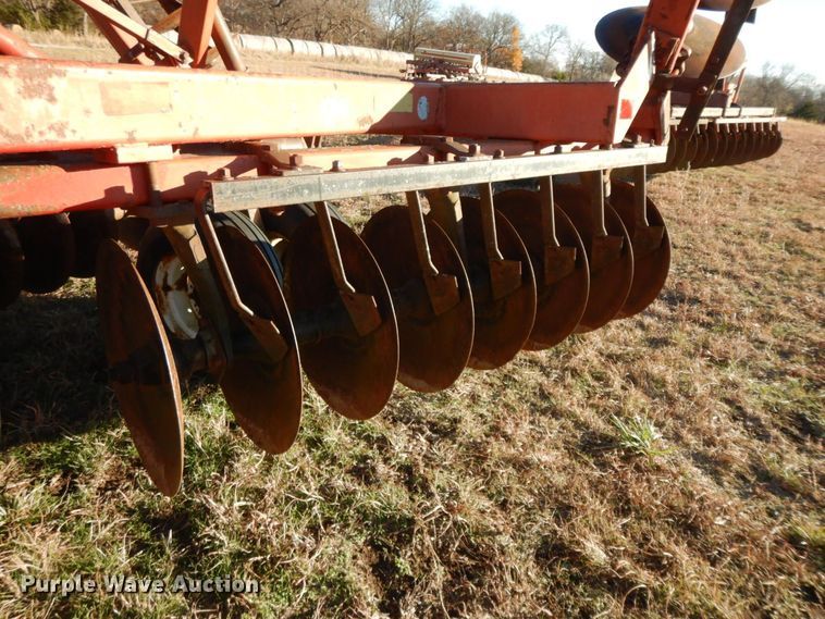 image for item HG9330 International 490  tandem disk