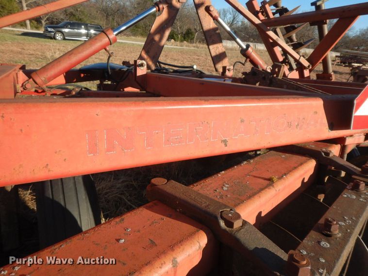 image for item HG9330 International 490  tandem disk