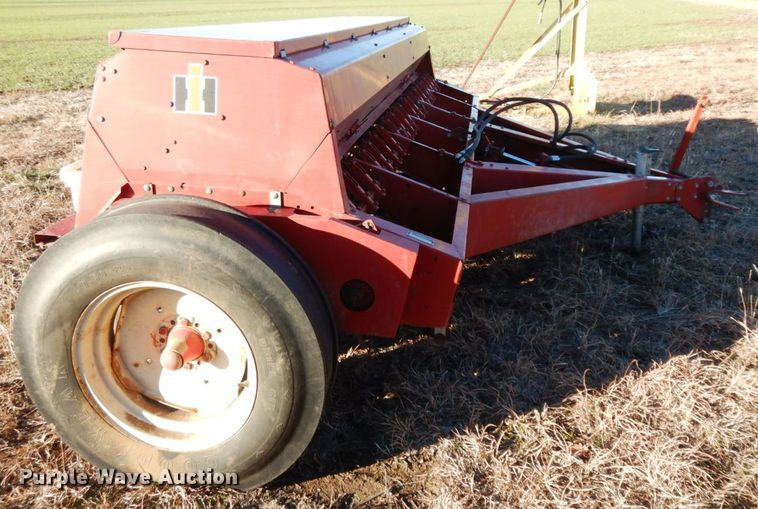 image for item HG9331 International 5100  grain drill