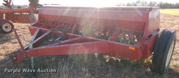 image for item HG9331 International 5100  grain drill