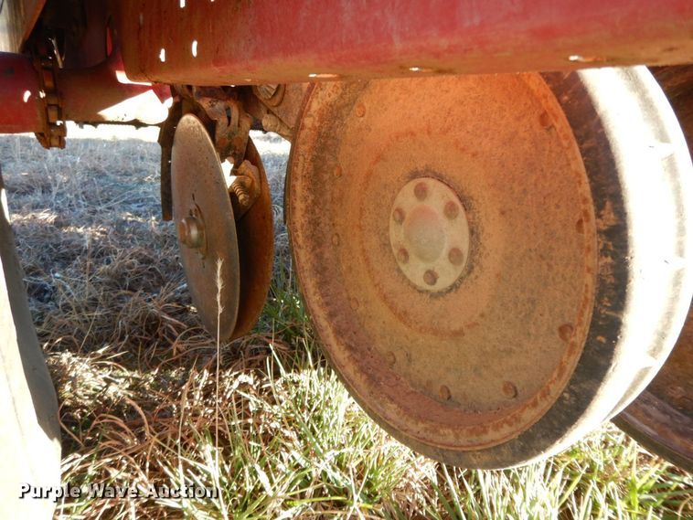 image for item HG9331 International 5100  grain drill