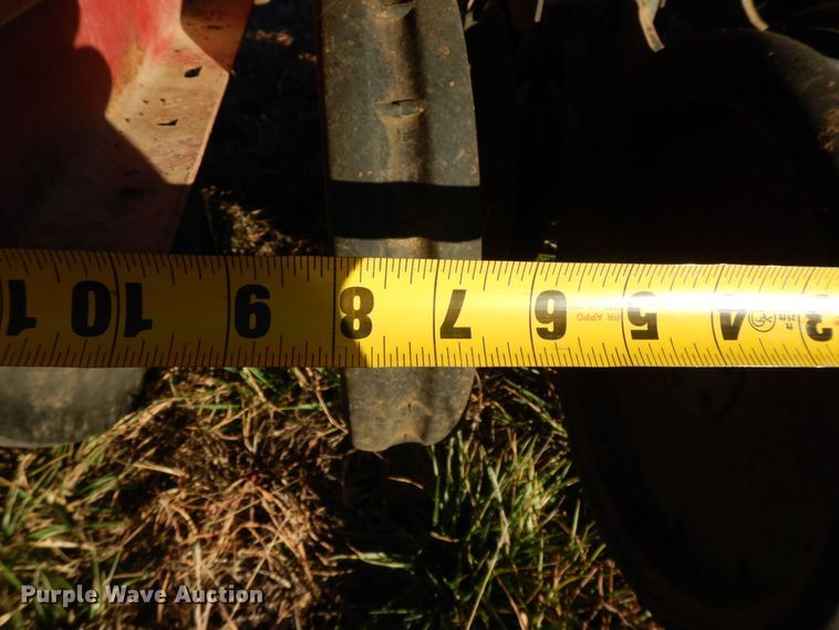 image for item HG9331 International 5100  grain drill