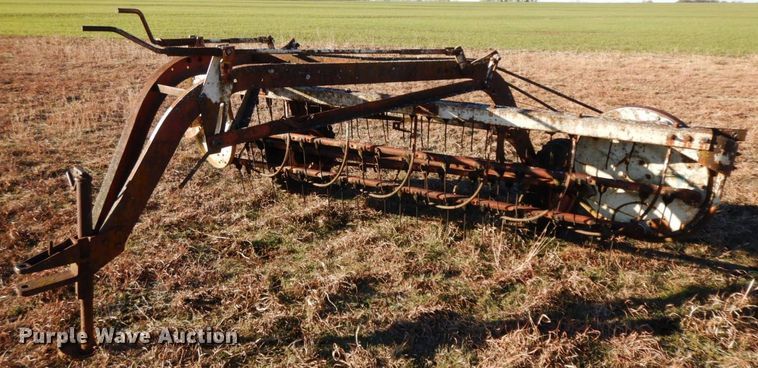 image for item HG9333 International 35  hay rake